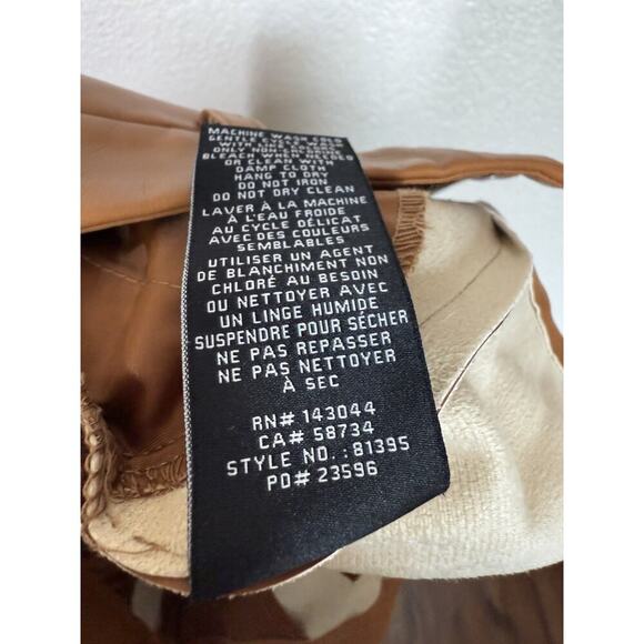 7 For All Mankind High Rise Faux Leather Pleated Shorts Size Medium Camel - Picture 5 of 5